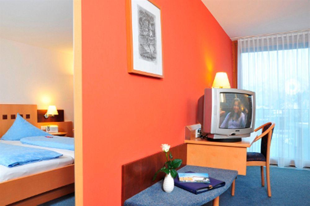 Hotel Weisses Kreuz เฟลด์เคียร์ช ภายนอก รูปภาพ