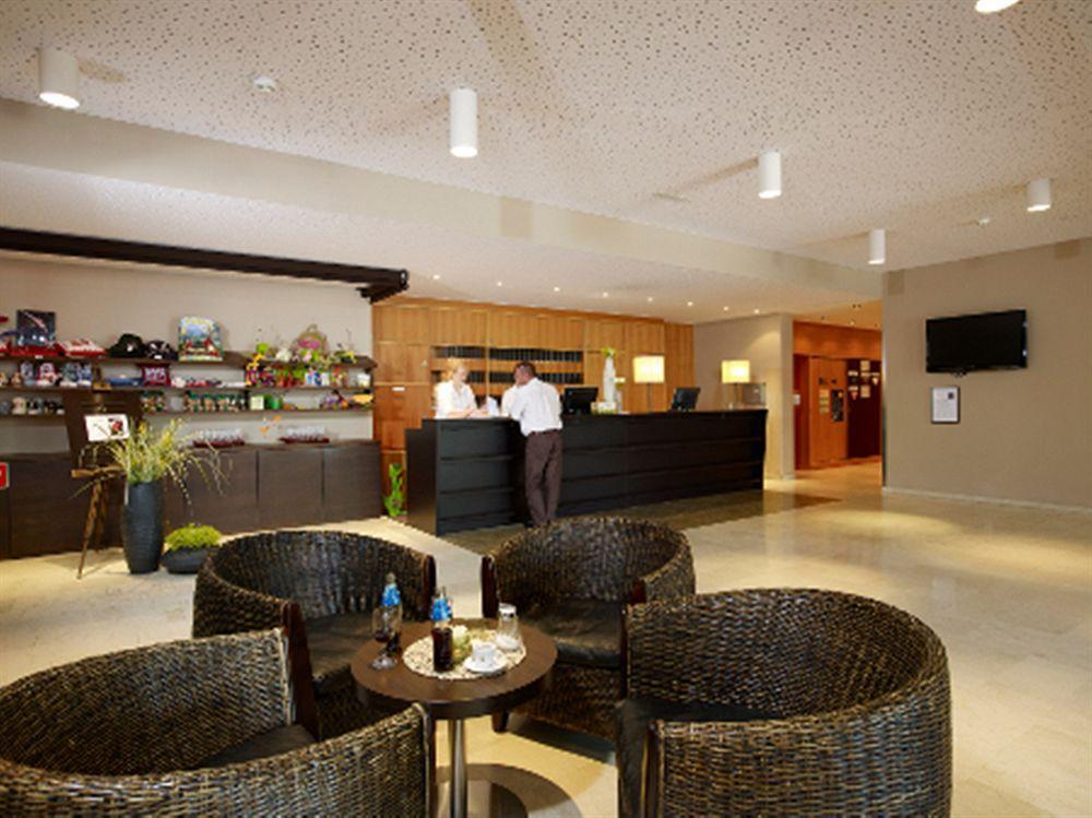 Hotel Weisses Kreuz เฟลด์เคียร์ช ภายนอก รูปภาพ