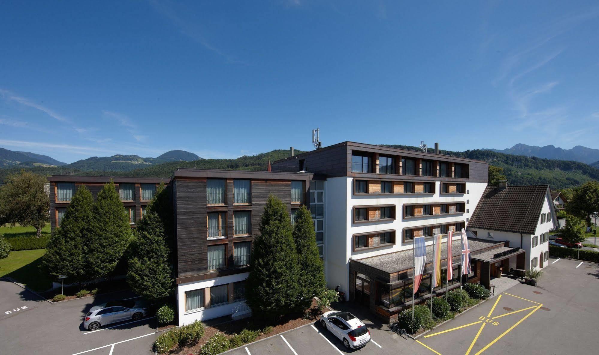 Hotel Weisses Kreuz เฟลด์เคียร์ช ภายนอก รูปภาพ
