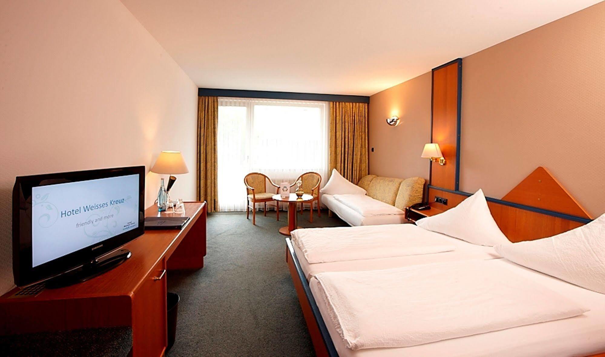 Hotel Weisses Kreuz เฟลด์เคียร์ช ภายนอก รูปภาพ