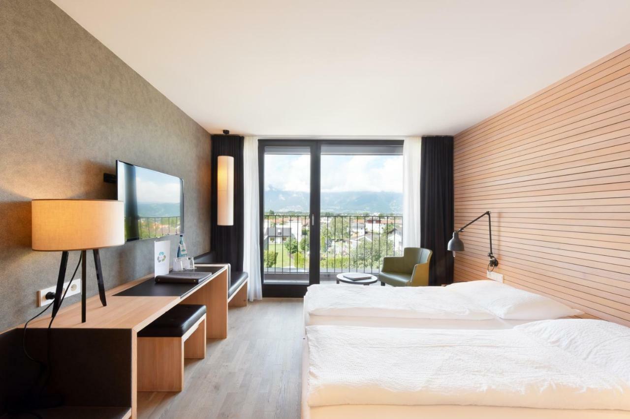Hotel Weisses Kreuz เฟลด์เคียร์ช ภายนอก รูปภาพ